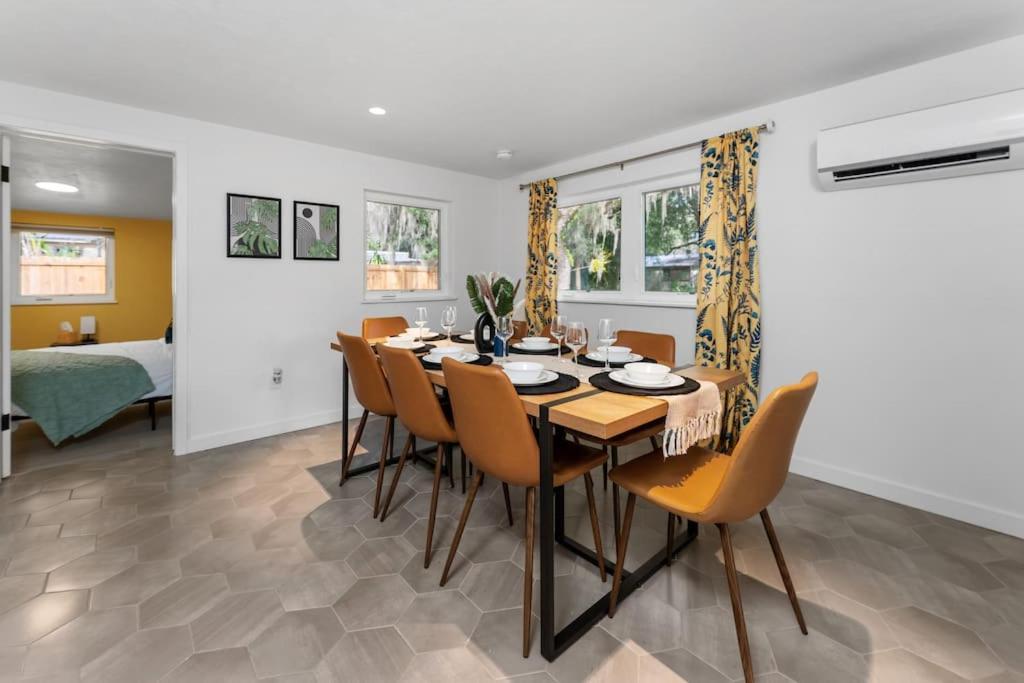 Smart Bungalow: 10-Min To Uf, Central Location เกนส์วิลล์ ภายนอก รูปภาพ