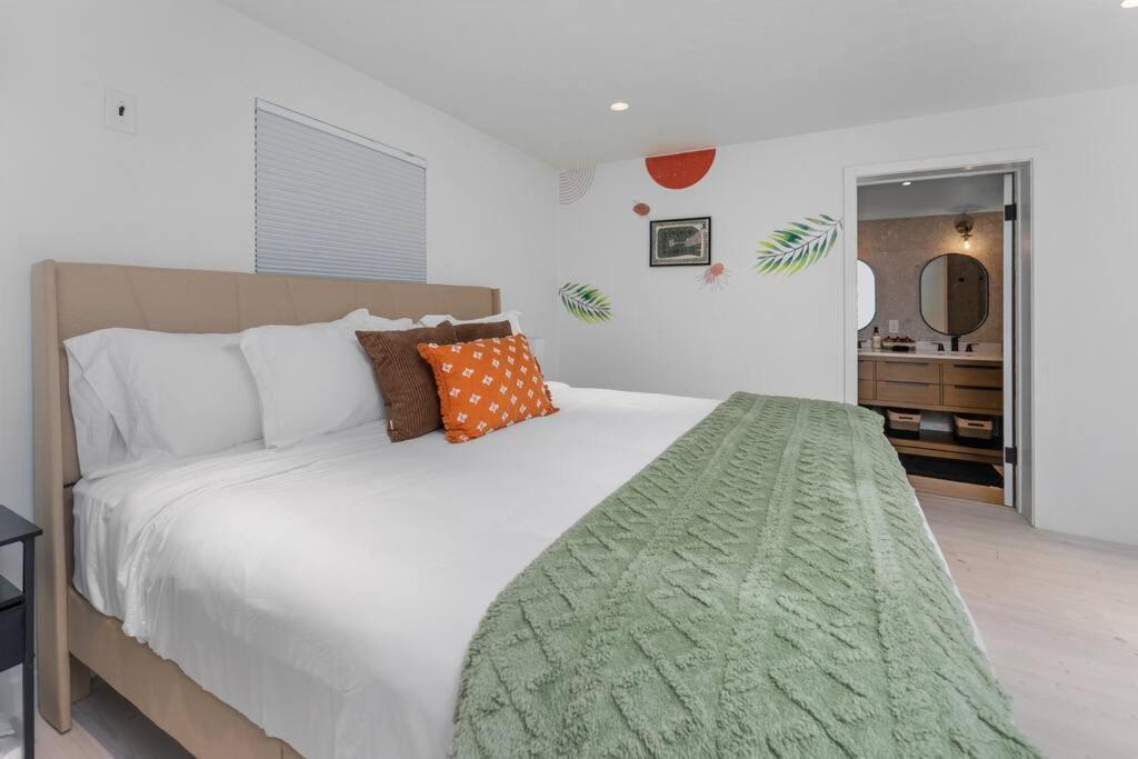 Smart Bungalow: 10-Min To Uf, Central Location เกนส์วิลล์ ภายนอก รูปภาพ