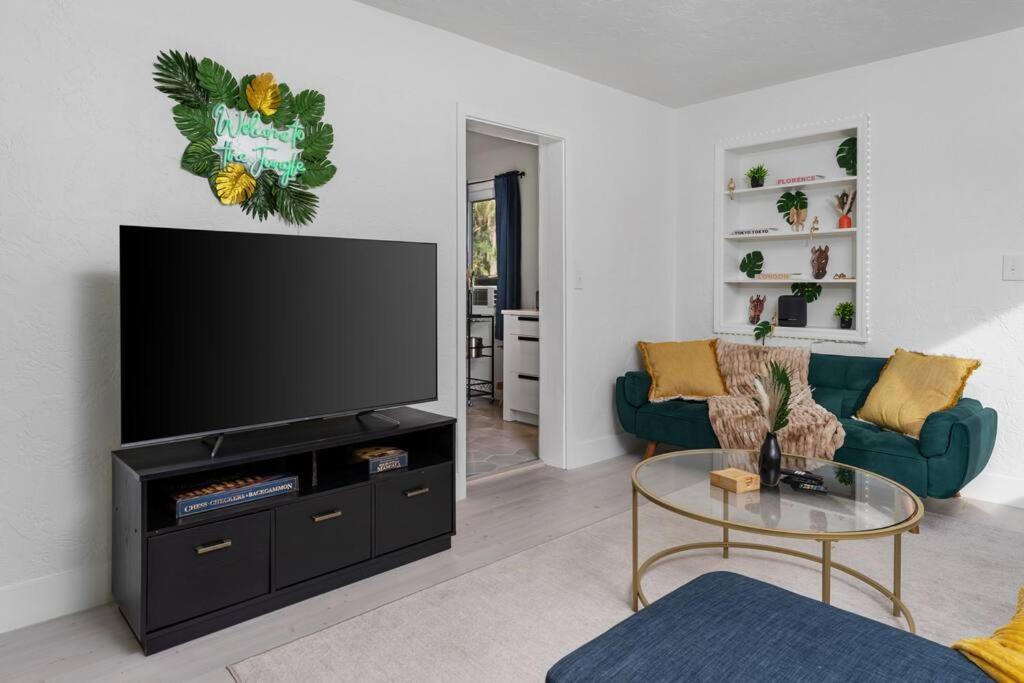 Smart Bungalow: 10-Min To Uf, Central Location เกนส์วิลล์ ภายนอก รูปภาพ