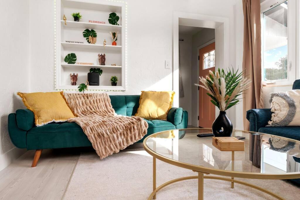 Smart Bungalow: 10-Min To Uf, Central Location เกนส์วิลล์ ภายนอก รูปภาพ